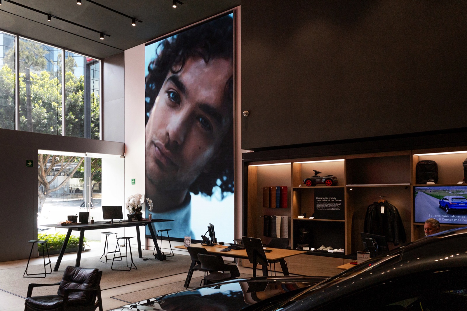 Audi Center Portrait LED